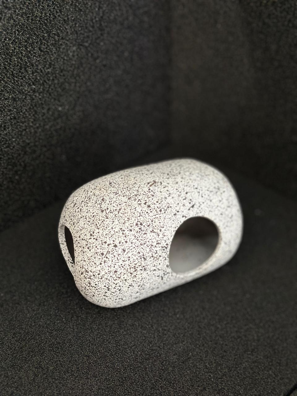 Rock two-hole pot Cave - Small