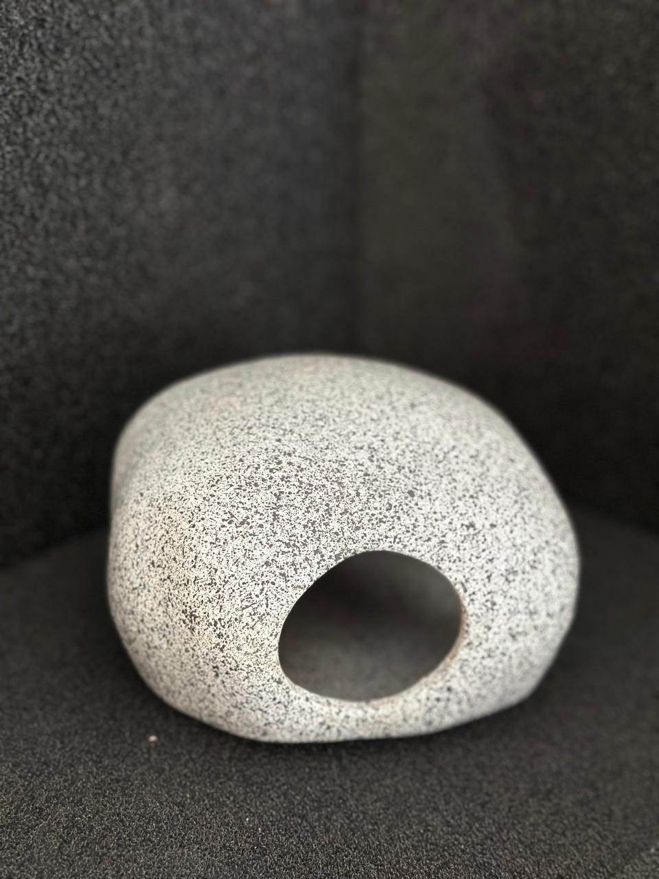 Offisah Clay pot Cave - Small – The Offish